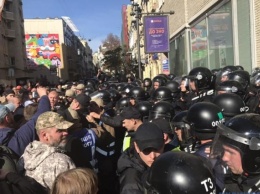 В Киеве произошли столкновения между активистами и полицейскими