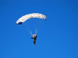 Опытный парашютист разбился при падении с 800 метров в Адыгее