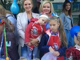 Команда Александра Вилкула вместе с жителями Новокадацкого района Днепра провела Покровскую ярмарку талантов