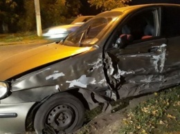 ДТП на Днепропетровщине: авто врезалось в остановку