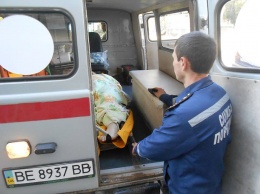 На Николаевщине медики "скорой" вызвали спасателей, чтобы донести до машины больную с избыточным весом