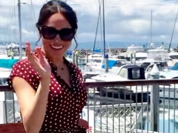 Меган Маркл в романтичном платье в горошек отдыхает на яхте в Австралии