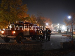 Две пожарные машины примчались в центр Павлограда