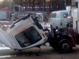 «Машина утомилась»: В Благовещенске у грузовика отпала кабина
