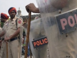 В Индии казнят 16 полицейских