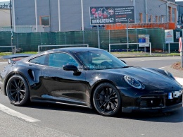 Новая версия Porsche 911 проходит дорожные испытания