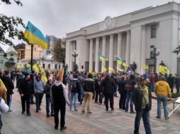 Под Радой назревает масштабный бунт, Киев перекроют: к чему готовится украинцам