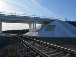 В Луганской области восстановили мост через железную дорогу, поврежденный во время боевых действий