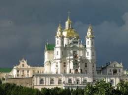 Официально: министерство культуры потребовало отобрать Почаевскую лавру у УПЦ МП
