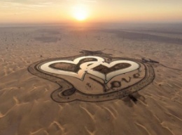 В Дубае появилось Озеро любви в виде двух сердец (фото)
