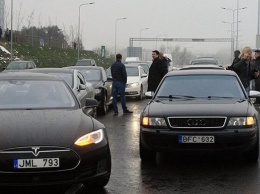 Протесты "евробляхеров": в полиции рассказали о перекрытых дорогах