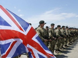 Британия намерена послать в Украину инструкторов и военный корабль