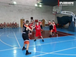 Керчане лидируют в баскетбольном первенстве Крыма
