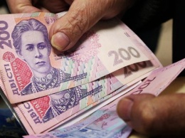 Минсоцполитики: Из-за введения в Украине военного положения никаких ограничений по выплате соцпособий и пенсий не будет