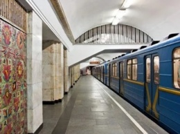 В Киеве в утренний час пик остановилось метро