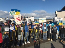Украинцы в Сан-Франциско провели акцию в поддержку захваченных Россией моряков