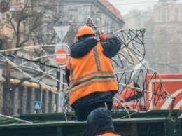 Новый год-2019: В Киеве завершают работы по монтажу праздничной иллюминации (фото)