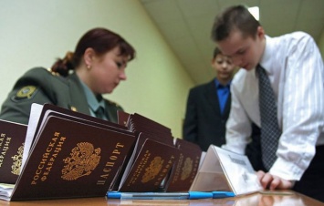 "Власти" Крыма изымают ранее выданные российские паспорта