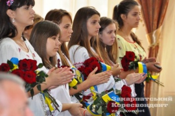 Гордость! В День города в Ужгороде наградили почетных жителей (ФОТО)