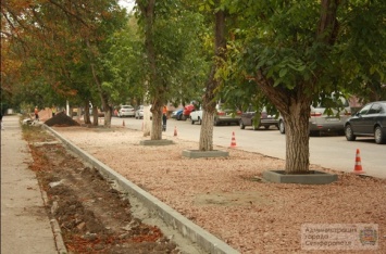 В Симферополе обустраивают очередную парковку (ФОТО)