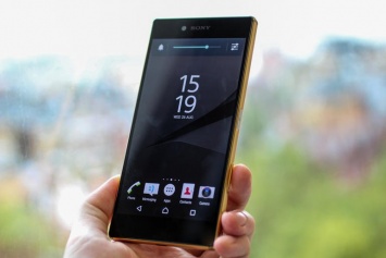 Sony анонсировала старт продаж смартфонов линейки Xperia Z5