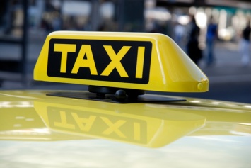 Владельцы iPhone смогут заказать такси через Приват24