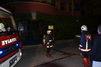 В Турции загорелось здание посольства Украины