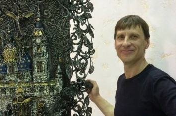 Сибирский художник по металлу покажет в Феодосии 100-килограммовое панно в честь «Конька-горбунка»