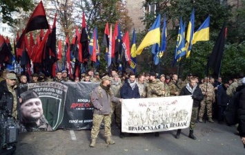 В Киеве прошел "Марш героев"
