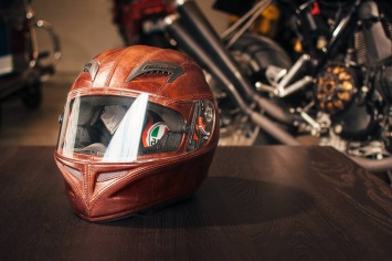 Кожаный шлем на базе AGV