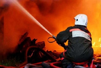 За сутки николаевские спасатели дважды тушили пожары хозпостроек