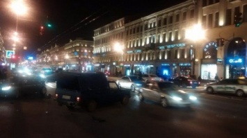 В Санкт-Петербурге стритрейсеры устроили массовое ночное ДТП