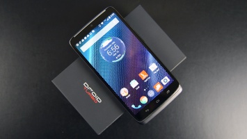 Смартфон Motorola DROID Turbo 2 получит небьющийся экран