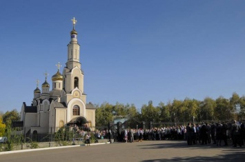 Прифронтовая церковь на Донбассе приняла неожиданное решение