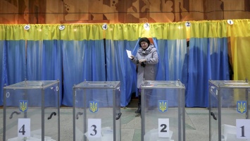 На участке, где проголосует Порошенко, распилили сейф с бюллетенями