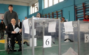 В Харькове на выборах уже в первом туре побеждает Геннадий Кернес