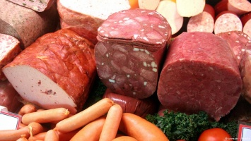 ВОЗ: Чрезмерное употребление переработанного мяса грозит раком
