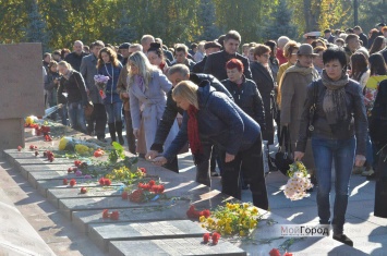 В 71-ю годовщину освобождения Украины от фашистских захватчиков николаевцы почтили память героев-освободителей