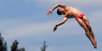 Украинский прыгун в воду Бондарь стал гражданином России