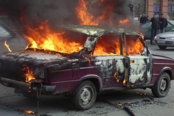 В Днепровском районе горели автомобили