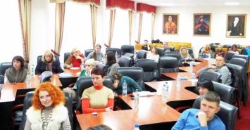 Для николаевских волонтеров провели тренинг по борьбе со страхами и предотвращению самоубийств