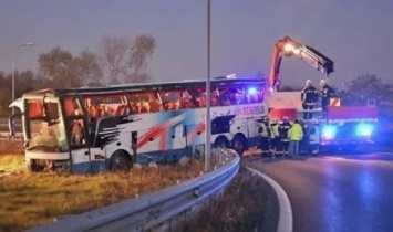 Жуткое ДТП: автобус, который разбился близ Вены, ехал по маршруту «Неаполь - Львов - Ужгород» (ФОТО)