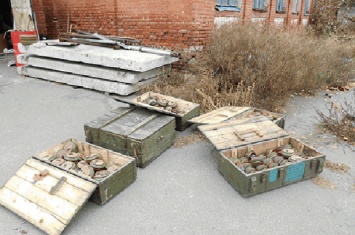 В Сватово нашли еще один склад с боеприпасами (фото)