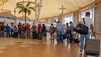 На вывоз всех туристов РФ из Египта может уйти месяц