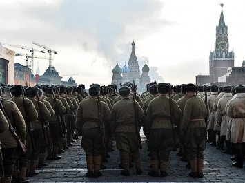 В Москве парад в честь 7 ноября