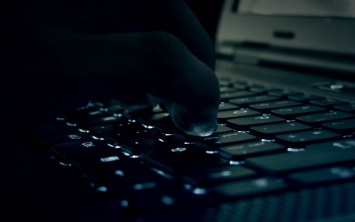 Хакеры ИГ атаковали Twitter и опубликовали телефоны глав ЦРУ и ФБР