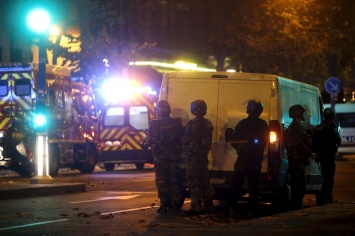 В результате серии атак в Париже лишились жизни восемь террористов