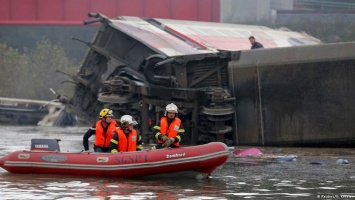 Во Франции сошел с рельсов испытательный скоростной поезд: есть жертвы