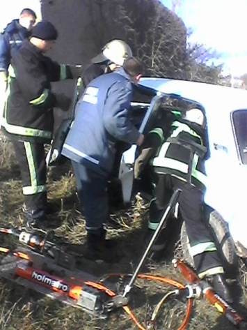 На Николаевщине ВАЗ влетел в здание, водитель погиб на месте