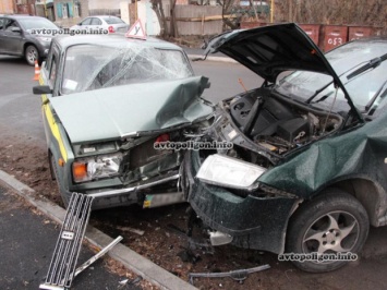 ДТП в Кировограде: учебный автомобиль столкнулся с Skoda. ФОТО
